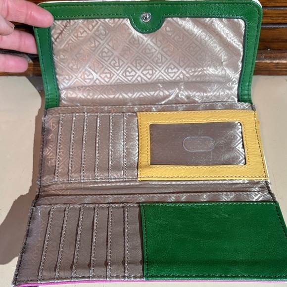 Relic Multicolor Parrot Design Wallet - Picture 4 of 4